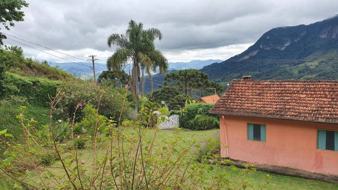 Casa Na Montanha A 500 Metros Da Pedra Do Bau Leilighet São Bento do Sapucaí Eksteriør bilde